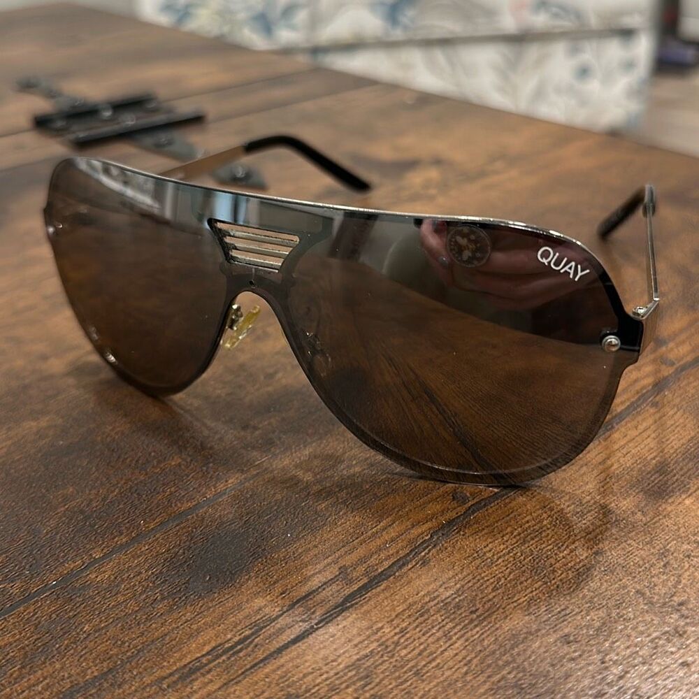 Quay Australia‎ Men's Metal Frame Showtime Designer Sunglasses Black OS